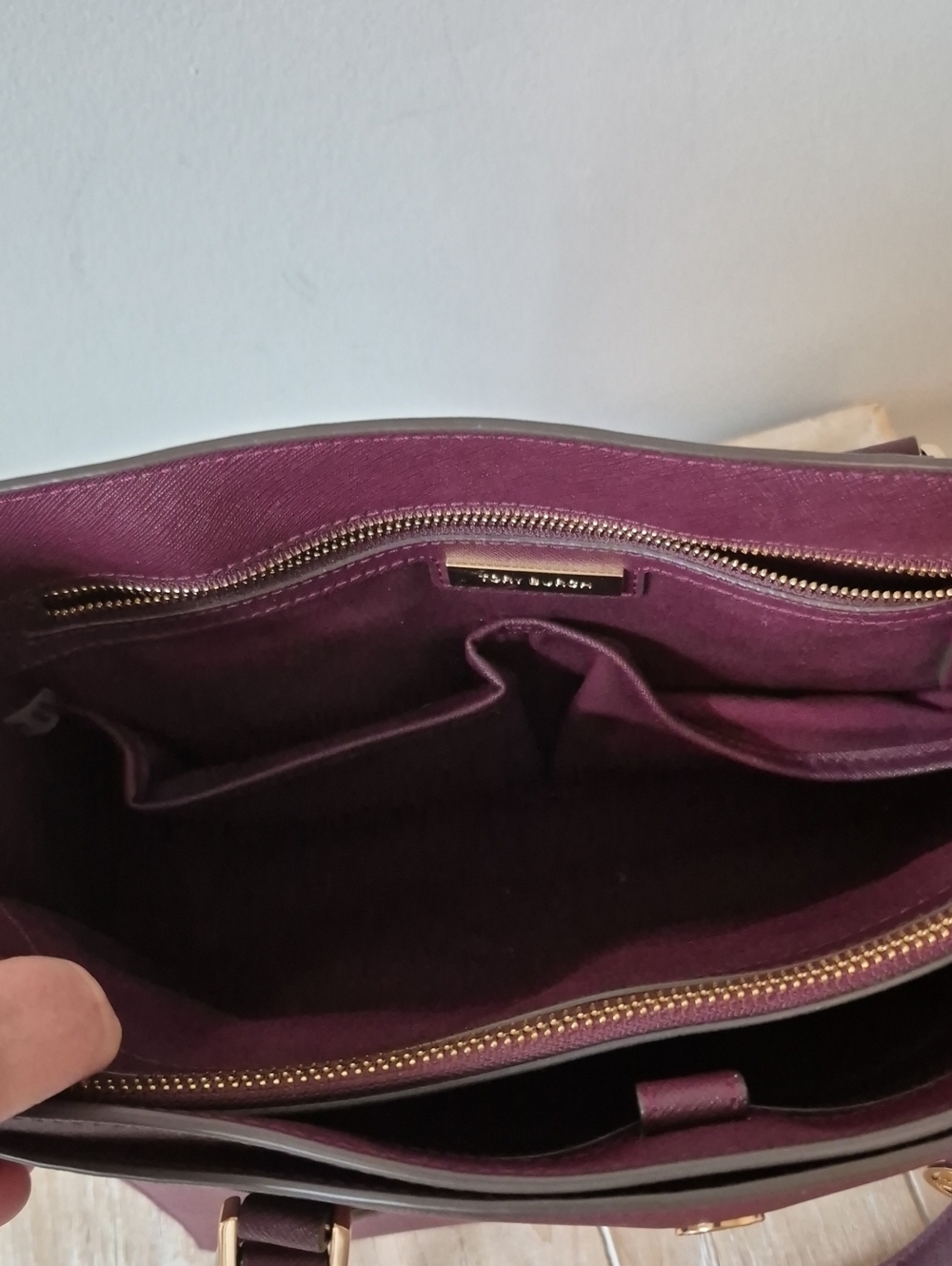 Tory Burch Robinson Burgundy Tote Bag - Picture 9 of 16